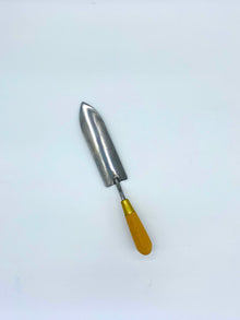  Long thin trowel